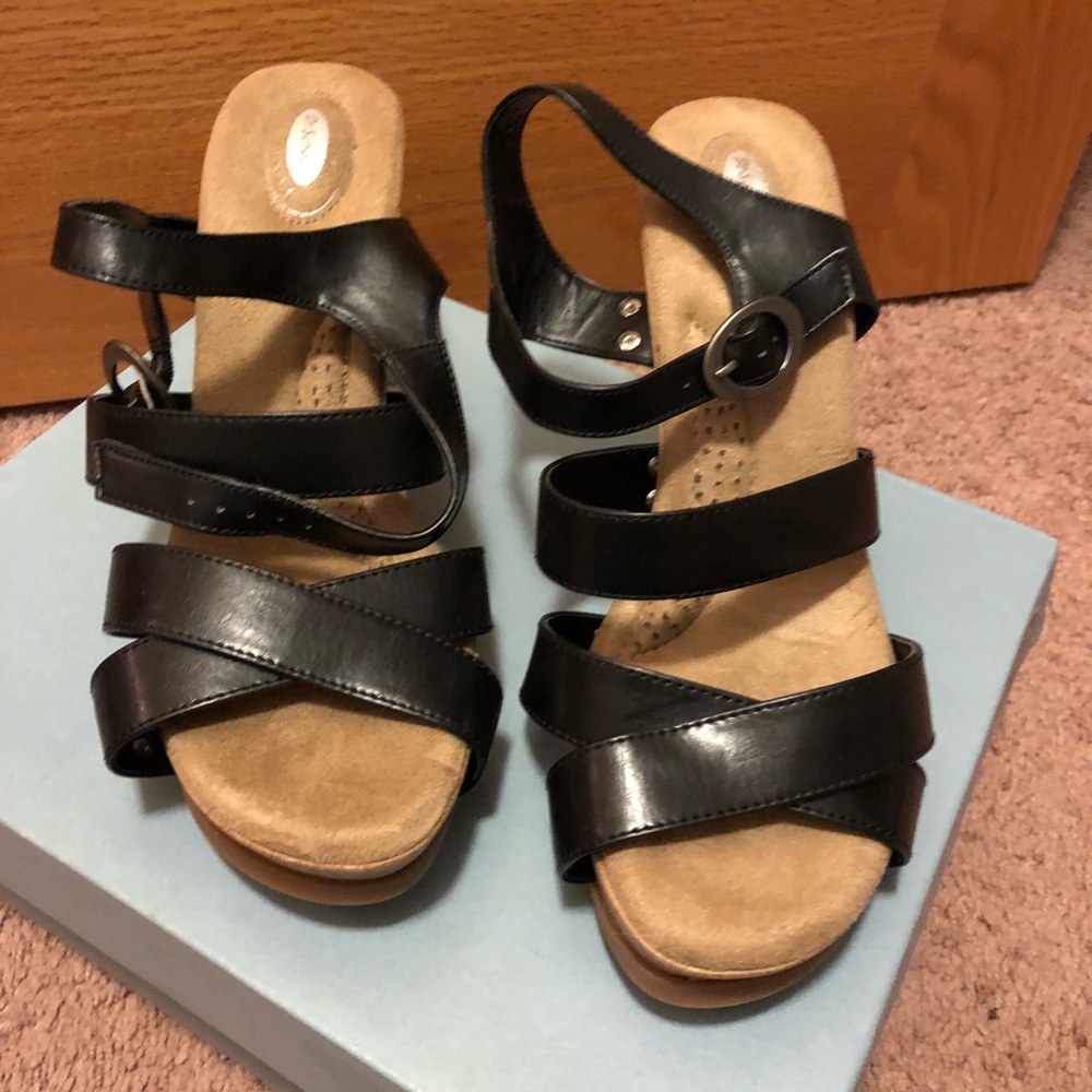 Dr. Scholl’s Cabana Heel - Size 9 - Picture 2 of 5